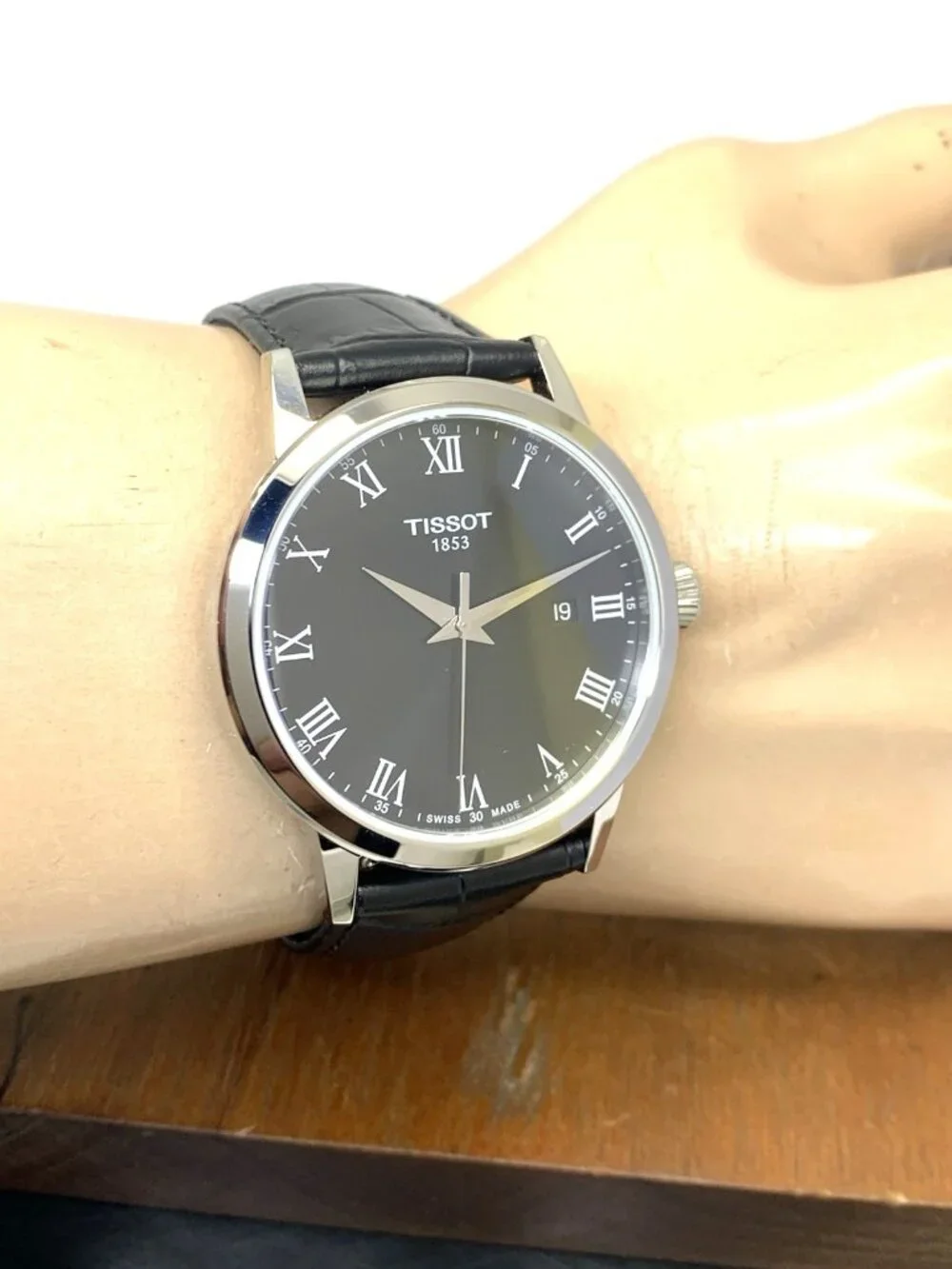 Tissot Men's Watch T1294101605300 Swiss Quartz Black Dial Leather Strap 42mm